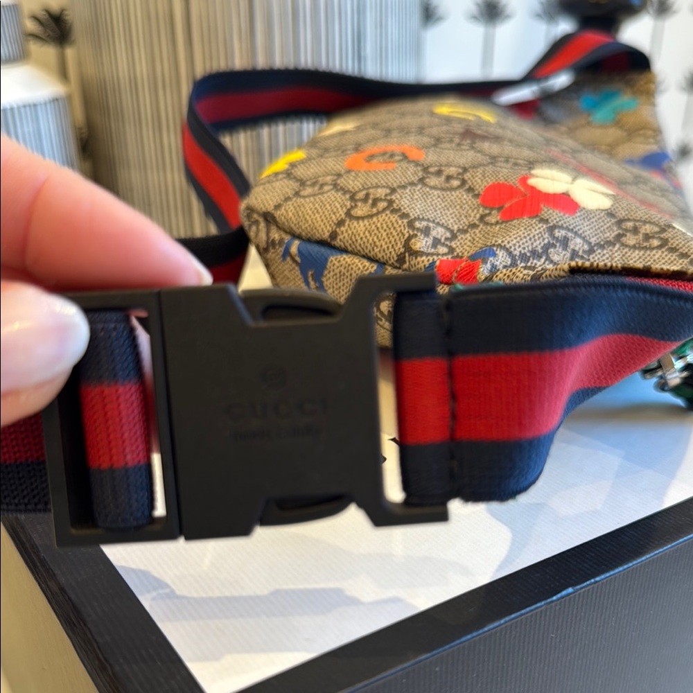 Gucci GG Supreme Ranch Belt Bag - Picture 6 of 14
